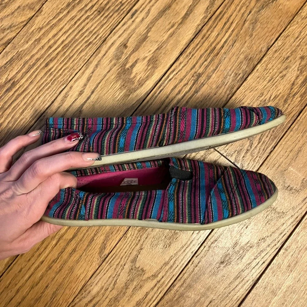 Bongo Womens Multi Color Striped Canvas Slip On Alpargata Flats Shoes Size 8M